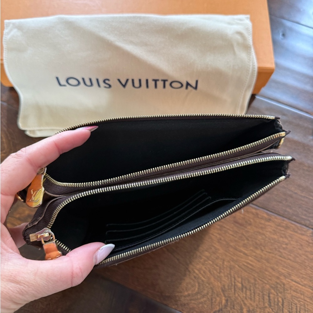 Louis Vuitton Brown Clutch-no strap included - Picture 3 of 5